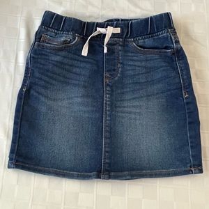 Gap jean skirt, size small (6-7)